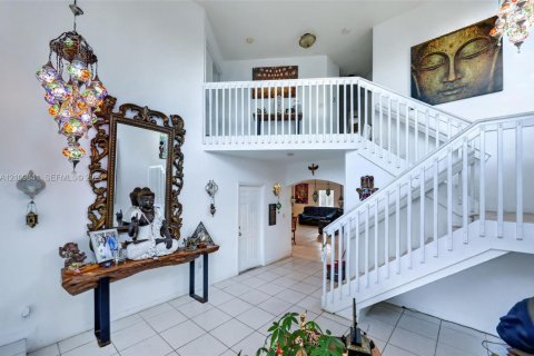 Villa ou maison à vendre à Miami, Floride: 3 chambres, 208.29 m2 № 2429858 - photo 18