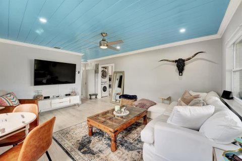 House in Delray Beach, Florida 3 bedrooms, 109.16 sq.m. № 2272183 - photo 9