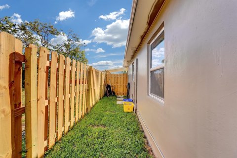 House in Delray Beach, Florida 3 bedrooms, 109.16 sq.m. № 2272183 - photo 24