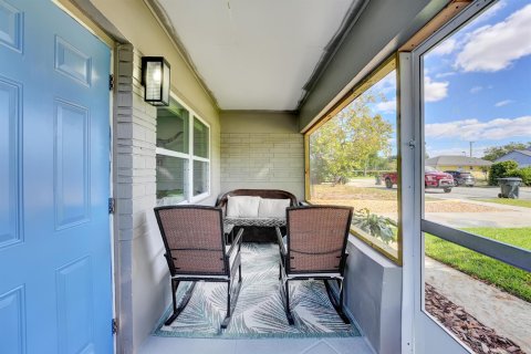 House in Delray Beach, Florida 3 bedrooms, 109.16 sq.m. № 2272183 - photo 6
