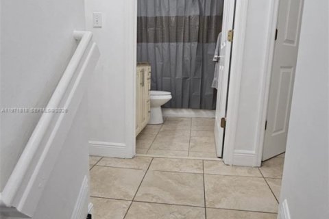 Снять в аренду таунхаус в Майами, Флорида 3 спальни, 95.32м2, № 2032437 - фото 26