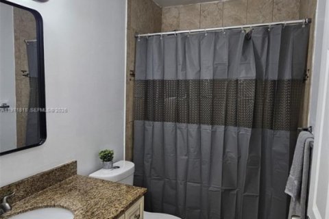 Снять в аренду таунхаус в Майами, Флорида 3 спальни, 95.32м2, № 2032437 - фото 7