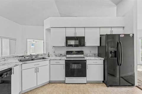 Купить виллу или дом в Лейкленд, Флорида 9 комнат, 168.99м2, № 2398559 - фото 21