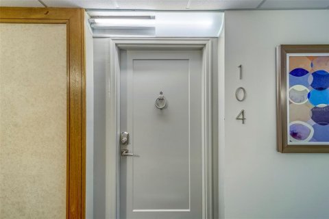 Condominio en venta en Clearwater, Florida, 2 dormitorios, 115.2 m2 № 1837392 - foto 1