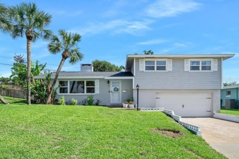 House in Ormond Beach, Florida 3 bedrooms, 173.54 sq.m. № 2205511 - photo 6