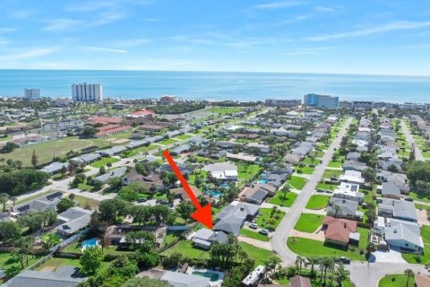 House in Ormond Beach, Florida 3 bedrooms, 173.54 sq.m. № 2205511 - photo 3