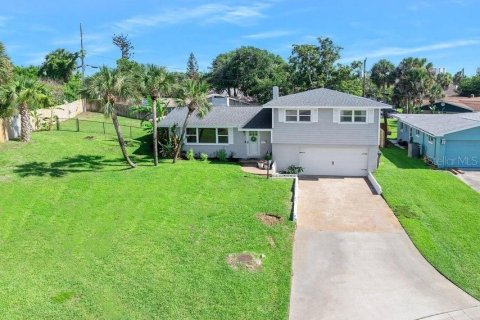 House in Ormond Beach, Florida 3 bedrooms, 173.54 sq.m. № 2205511