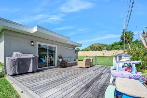House in Ormond Beach, Florida 3 bedrooms, 173.54 sq.m. № 2205511 - photo 8