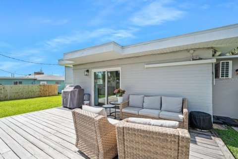 House in Ormond Beach, Florida 3 bedrooms, 173.54 sq.m. № 2205511 - photo 11