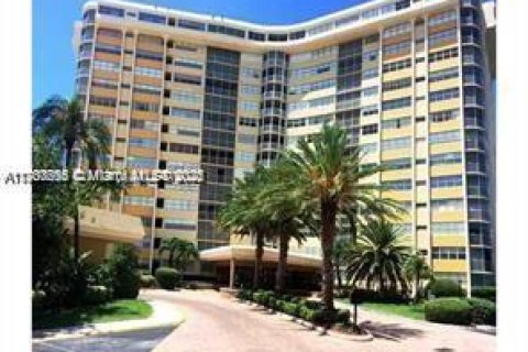 Copropriété à vendre à Hallandale Beach, Floride: 1 chambre, 91.23 m2 № 1864094 - photo 16