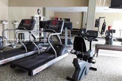 Copropriété à vendre à Hallandale Beach, Floride: 1 chambre, 91.23 m2 № 1864094 - photo 11