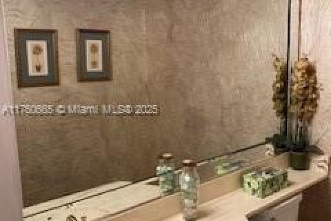 Copropriété à vendre à Hallandale Beach, Floride: 1 chambre, 91.23 m2 № 1864094 - photo 5