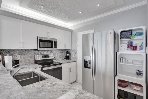 Condominio en alquiler en Hollywood, Florida, 2 dormitorios, 115.94 m2 № 1978732 - foto 30