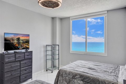 Condominio en alquiler en Hollywood, Florida, 2 dormitorios, 115.94 m2 № 1978732 - foto 16