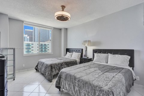 Condominio en alquiler en Hollywood, Florida, 2 dormitorios, 115.94 m2 № 1978732 - foto 15