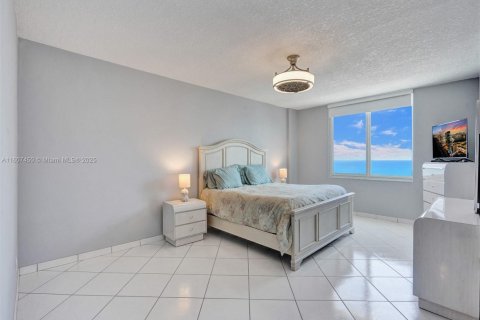 Condominio en alquiler en Hollywood, Florida, 2 dormitorios, 115.94 m2 № 1978732 - foto 6