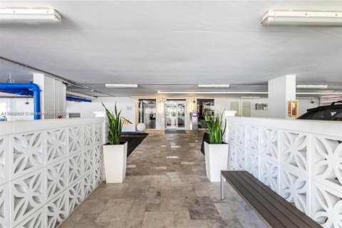 Снять в аренду кондоминиум в Майами-Бич, Флорида 1 спальня, 61.22м2, № 1926285 - фото 29