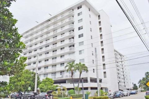 Снять в аренду кондоминиум в Майами-Бич, Флорида 1 спальня, 61.22м2, № 1926285 - фото 23