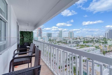 Снять в аренду кондоминиум в Майами-Бич, Флорида 1 спальня, 61.22м2, № 1926285 - фото 3