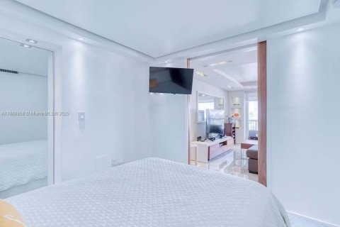 Снять в аренду кондоминиум в Майами-Бич, Флорида 1 спальня, 61.22м2, № 1926285 - фото 15