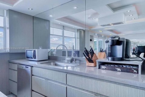 Снять в аренду кондоминиум в Майами-Бич, Флорида 1 спальня, 61.22м2, № 1926285 - фото 9