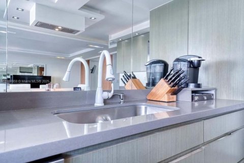 Снять в аренду кондоминиум в Майами-Бич, Флорида 1 спальня, 61.22м2, № 1926285 - фото 18