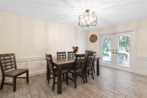 House in Saint Petersburg, Florida 5 bedrooms, 235.97 sq.m. № 1719256 - photo 14