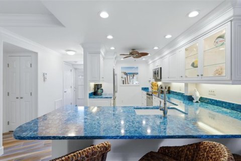 Condo in Sarasota, Florida, 2 bedrooms № 2206383 - photo 16