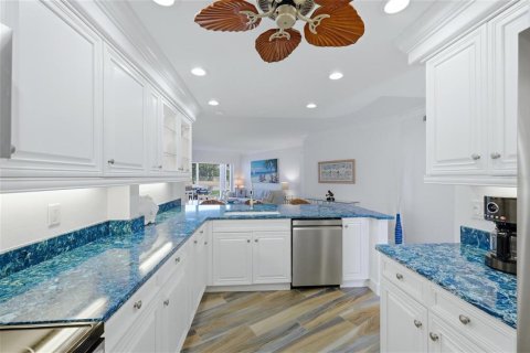 Condo in Sarasota, Florida, 2 bedrooms № 2206383 - photo 20