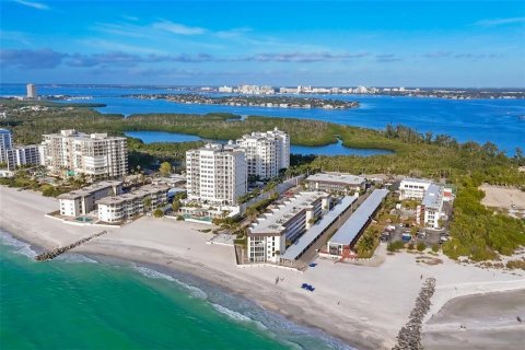 Condo in Sarasota, Florida, 2 bedrooms № 2206383 - photo 3