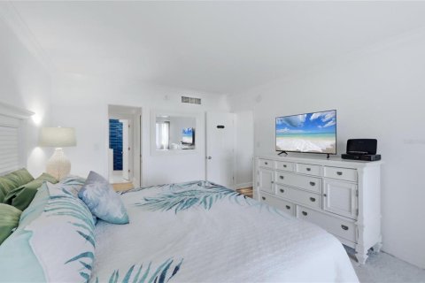Condo in Sarasota, Florida, 2 bedrooms № 2206383 - photo 24