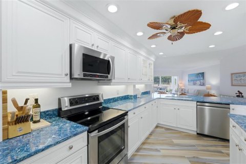 Condo in Sarasota, Florida, 2 bedrooms № 2206383 - photo 21
