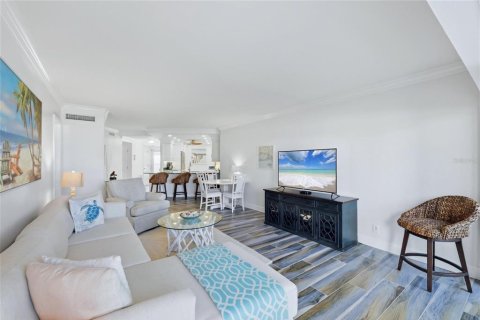 Condo in Sarasota, Florida, 2 bedrooms № 2206383 - photo 10