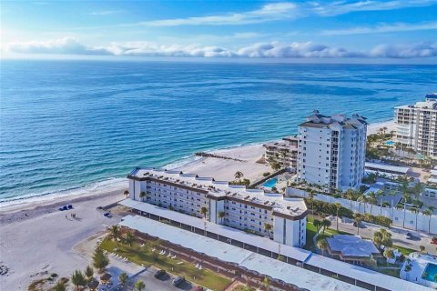 Condo in Sarasota, Florida, 2 bedrooms № 2206383 - photo 6