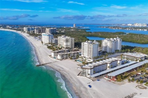 Condo in Sarasota, Florida, 2 bedrooms № 2206383 - photo 4