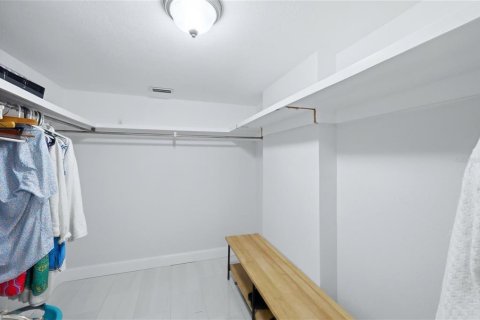Condo in Sarasota, Florida, 2 bedrooms № 2206383 - photo 25