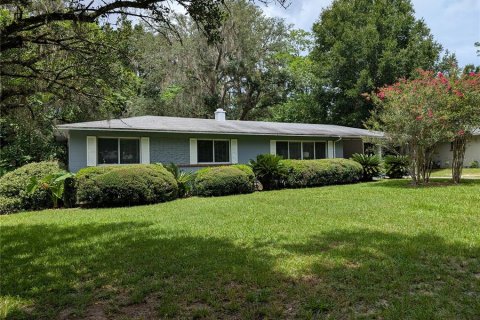 House in Gainesville, Florida 4 bedrooms, 147.9 sq.m. № 1901353 - photo 1