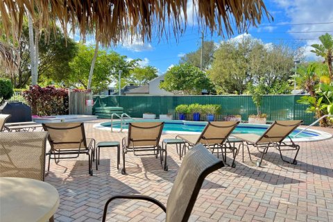 Copropriété à louer à Wilton Manors, Floride: 1 chambre, 51 m2 № 1189794 - photo 1
