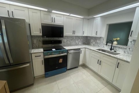Copropriété à louer à Clearwater, Floride: 2 chambres, 104.05 m2 № 2105180 - photo 3