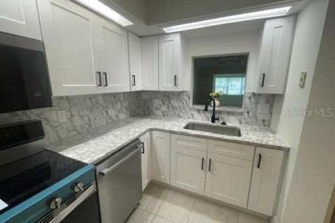 Copropriété à louer à Clearwater, Floride: 2 chambres, 104.05 m2 № 2105180 - photo 4