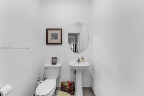 Casa en venta en Homestead, Florida, 4 dormitorios, 238.94 m2 № 1766867 - foto 9
