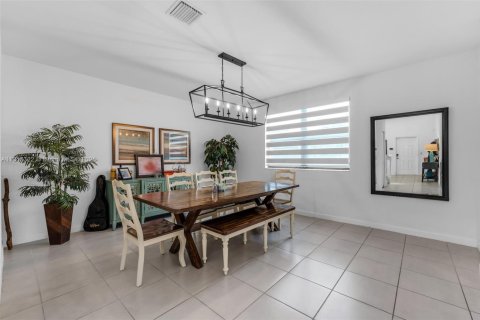 Casa en venta en Homestead, Florida, 4 dormitorios, 238.94 m2 № 1766867 - foto 7