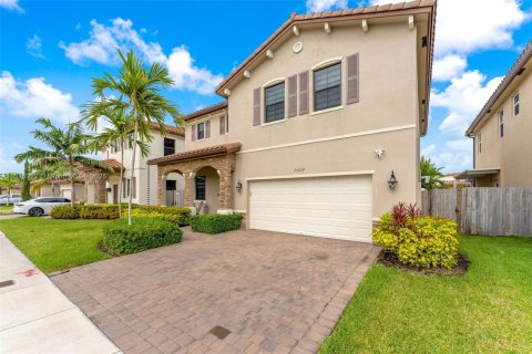 Casa en venta en Homestead, Florida, 4 dormitorios, 238.94 m2 № 1766867 - foto 4
