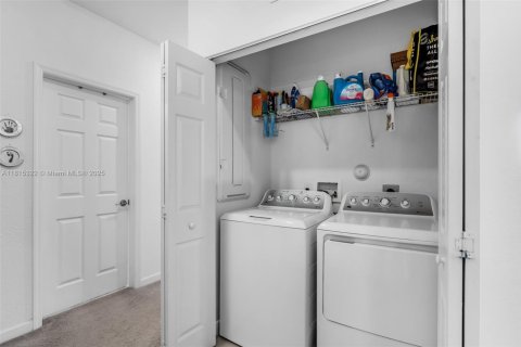 Casa en venta en Homestead, Florida, 4 dormitorios, 238.94 m2 № 1766867 - foto 23