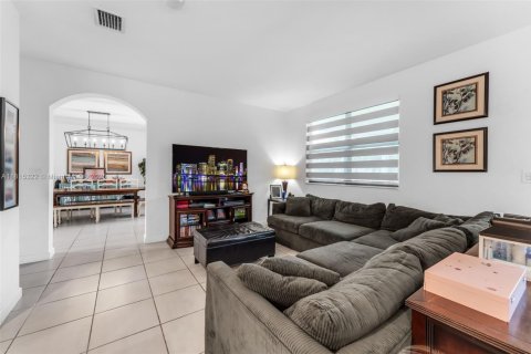 Casa en venta en Homestead, Florida, 4 dormitorios, 238.94 m2 № 1766867 - foto 10