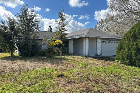 Villa ou maison à Kissimmee, Floride 3 chambres, 120.31 m2 № 2142700