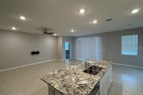 House in Ocala, Florida 4 bedrooms, 190.73 sq.m. № 1908027 - photo 5