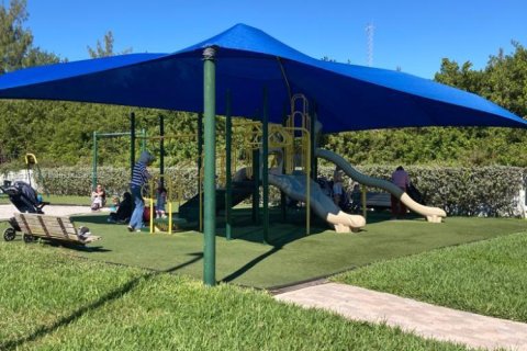 Снять в аренду таунхаус в Холливуд, Флорида 2 спальни, 162.39м2, № 1964797 - фото 2