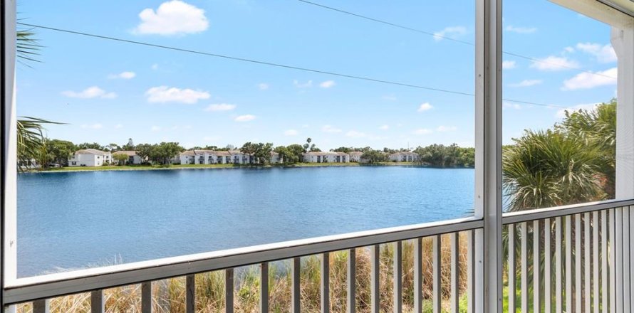 Touwnhouse à Saint Petersburg, Floride 4 chambres, 178.37 m2 № 1906319