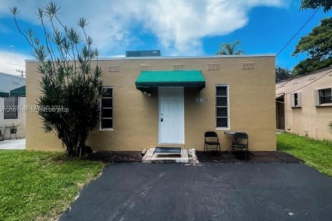 Villa ou maison à Hollywood, Floride 2 chambres, 78.97 m2 № 2421017